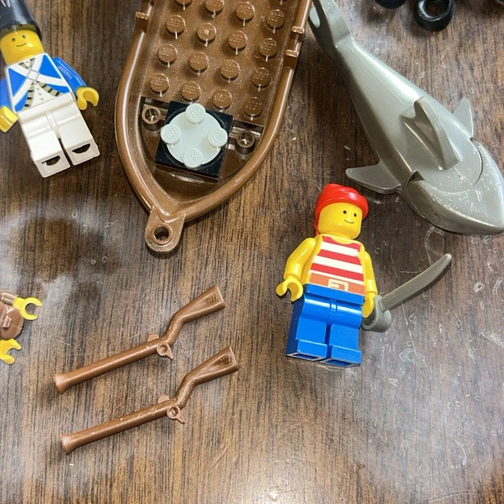 Vintage Lego Pirate & Imperial Soldier Minifigure Lot Boat, Monkey Shark Captain